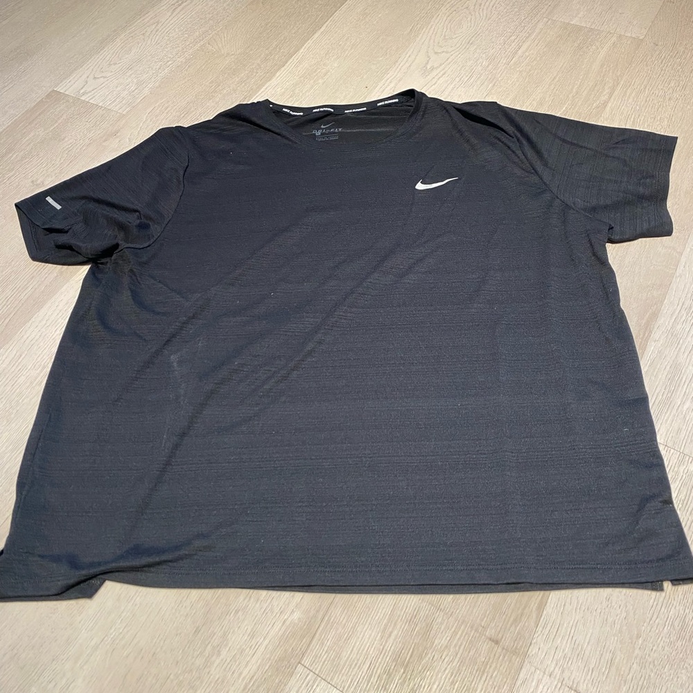 Men’s Nike running shirt
